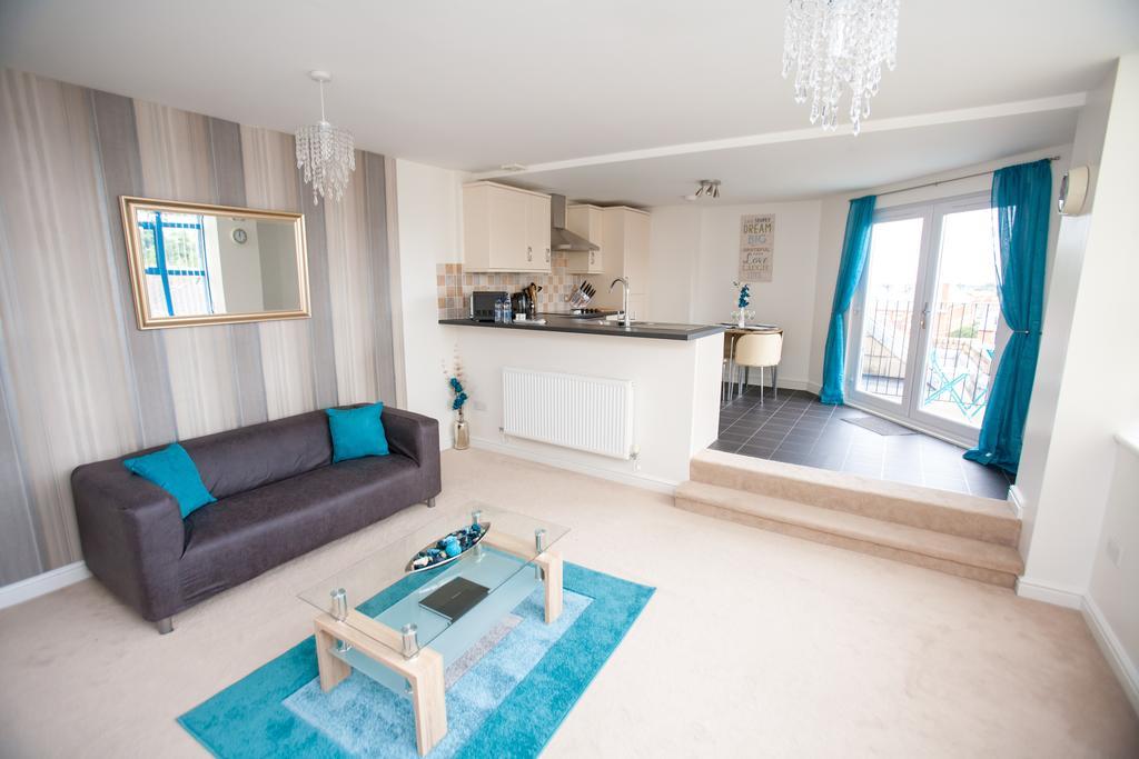 Comfortable Swindon Town Centre Apartments, Free Parking, Sleeps Up To 8 Exteriör bild